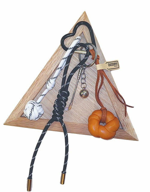 Load image into Gallery viewer, ZWOOGYM Handwoven Knot Charm Golf Club Bag Accessory Black White Green Brown
