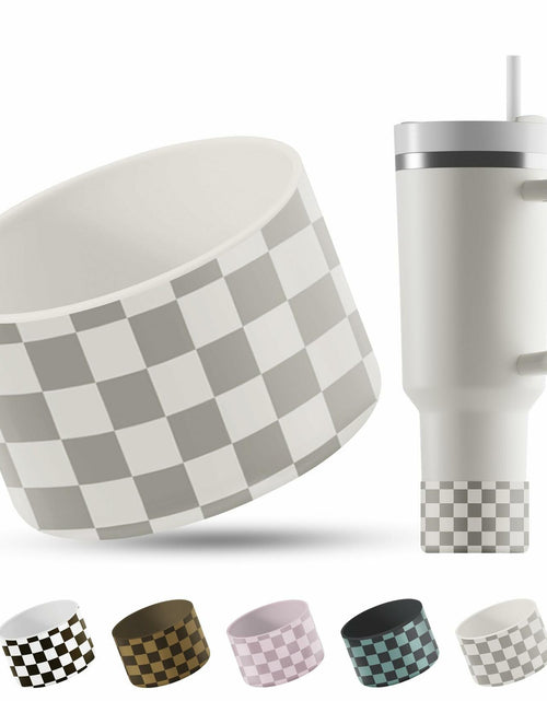 Load image into Gallery viewer, REUZBL Leopard Silicone Bottle Boot Sleeve Fits Stanley Hydro Flask 20-40oz
