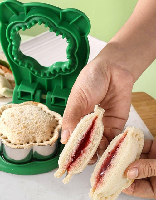 Load image into Gallery viewer, 2Pcs Sandwich Cutter and Sealer Flower Shape Stainless Steel Green Red

