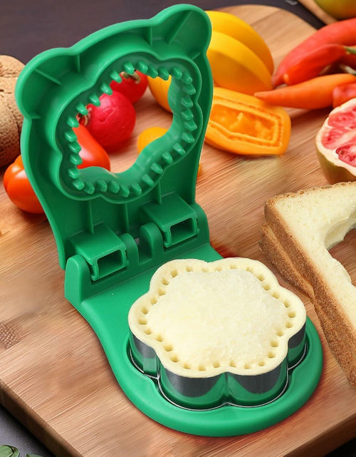 Load image into Gallery viewer, 2Pcs Sandwich Cutter and Sealer Flower Shape Stainless Steel Green Red
