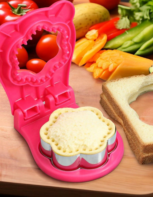 Load image into Gallery viewer, 2Pcs Sandwich Cutter and Sealer Flower Shape Stainless Steel Green Red
