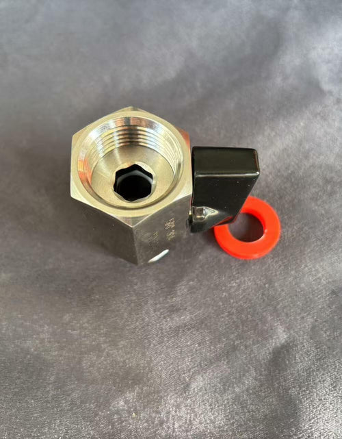 Load image into Gallery viewer, Semfeil Brew 304 Stainless G5/8 Sankey Beer Keg Coupler Valve Sliver
