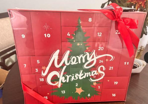 Load image into Gallery viewer, Rinse &amp; Robust Advent Beauty Calendar 2025 Beard Care Kit 24 Days Red
