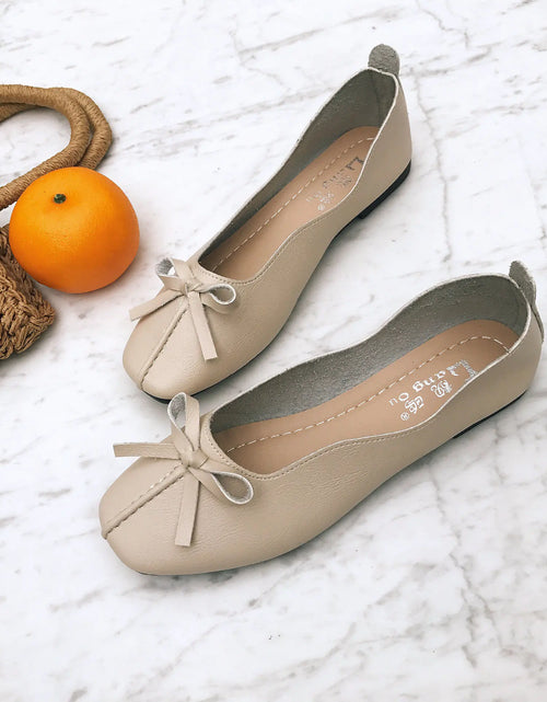 Load image into Gallery viewer, New Women's Flat Shoes - Winter Faux Leather Style
