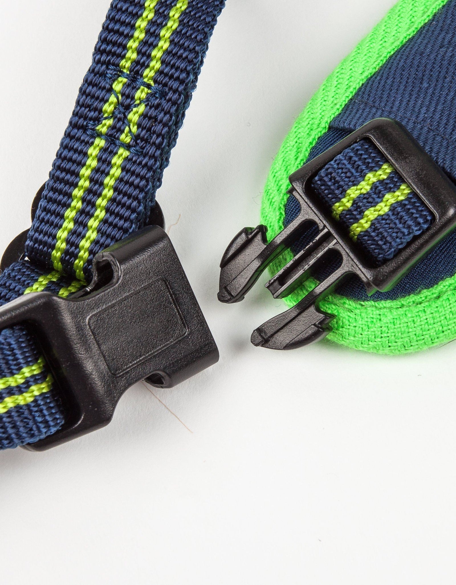 Pet Life ®  'Free-Fetcher' Hands Free Over-The-Shoulder Shock Absorbent Dog Leash
