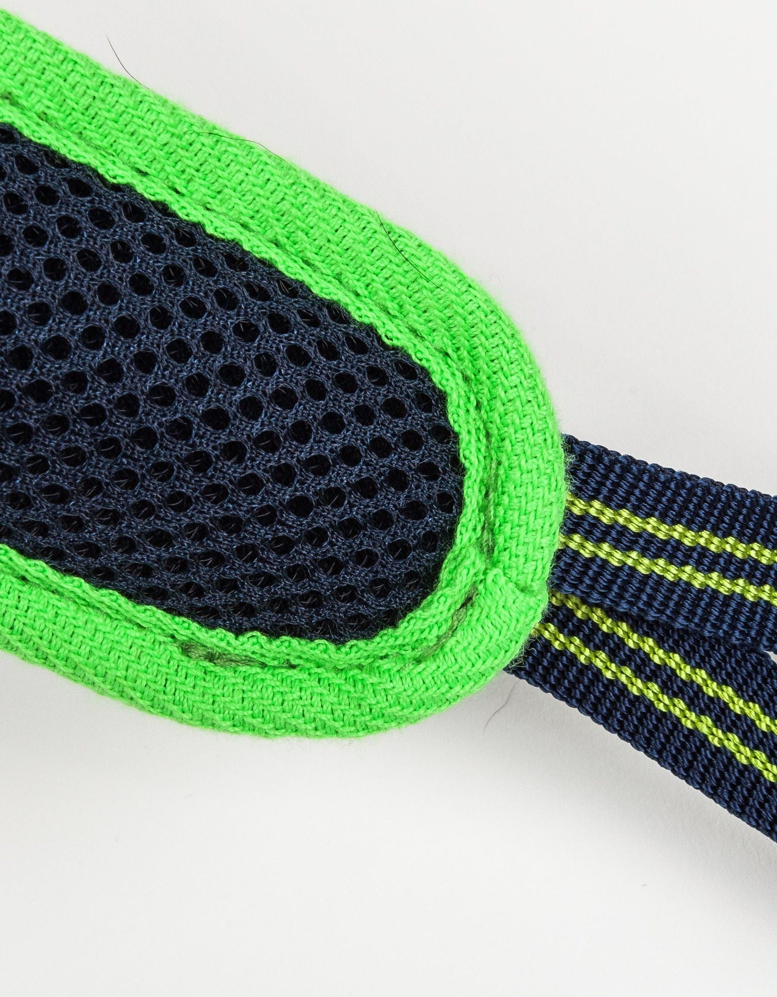 Pet Life ®  'Free-Fetcher' Hands Free Over-The-Shoulder Shock Absorbent Dog Leash