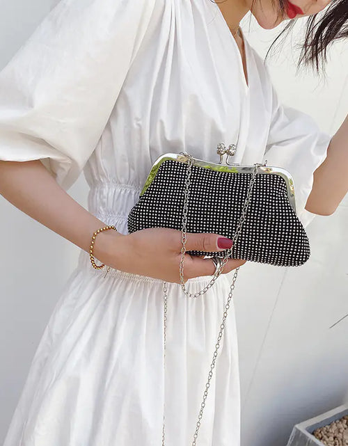 Load image into Gallery viewer, Crossbody Clip Chain Bag for Stylish Outings
